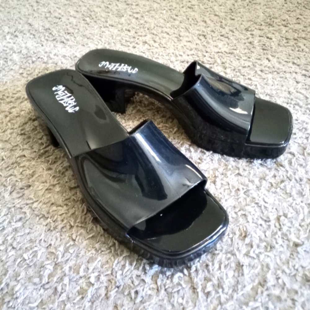 MAD LOVE HEELS BLOCK SANDALS SIZE 11